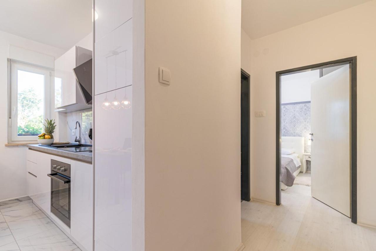 Three Waves Apartment New بولا المظهر الخارجي الصورة