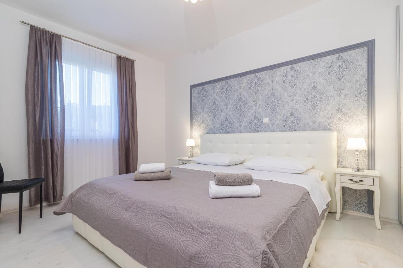 Three Waves Apartment New بولا المظهر الخارجي الصورة