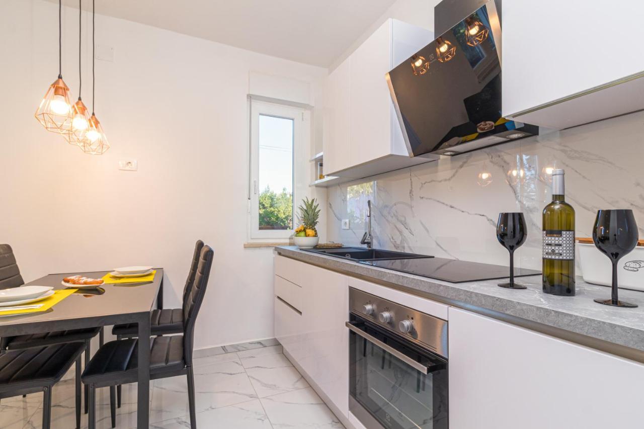 Three Waves Apartment New بولا المظهر الخارجي الصورة