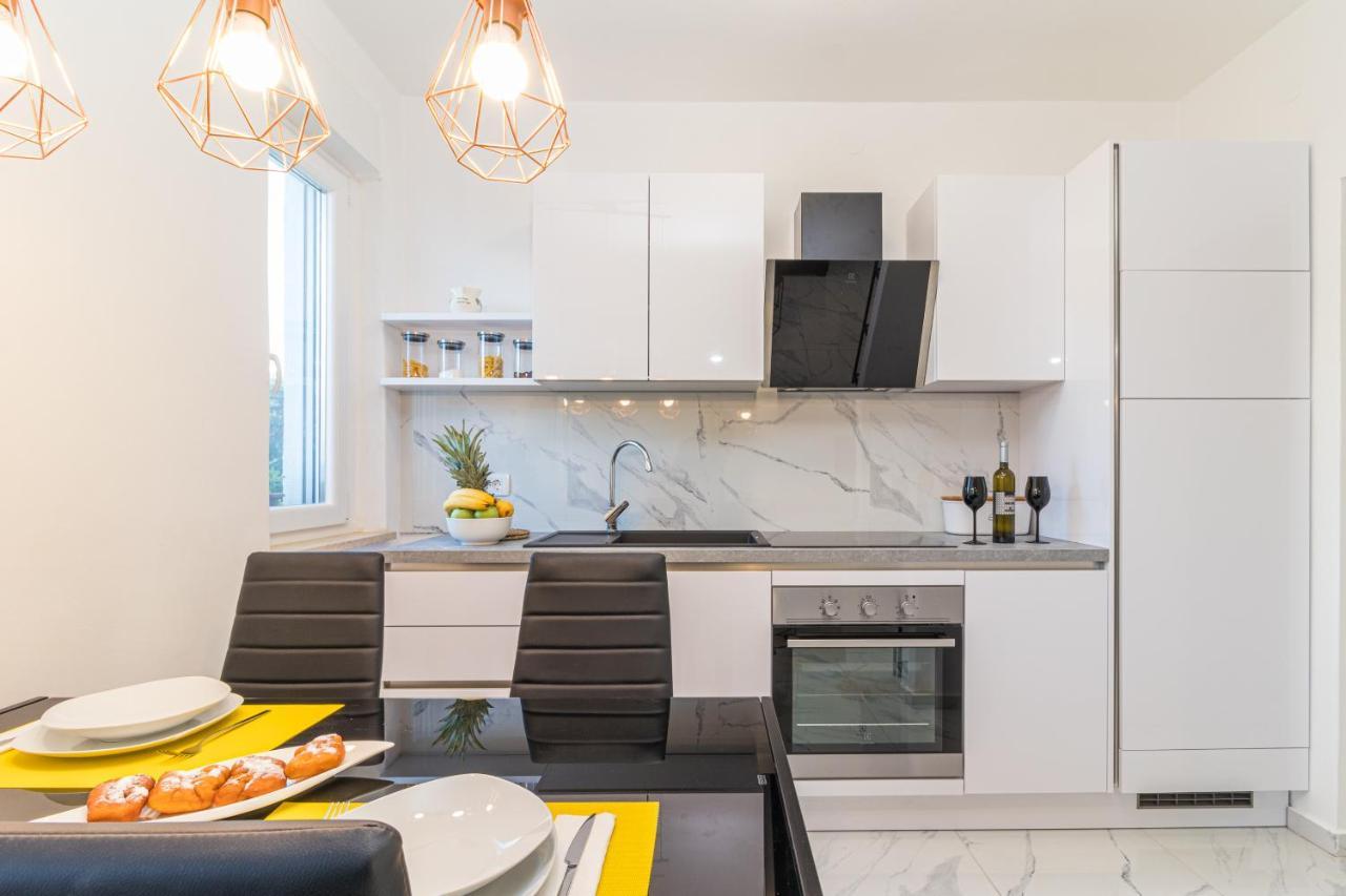 Three Waves Apartment New بولا المظهر الخارجي الصورة