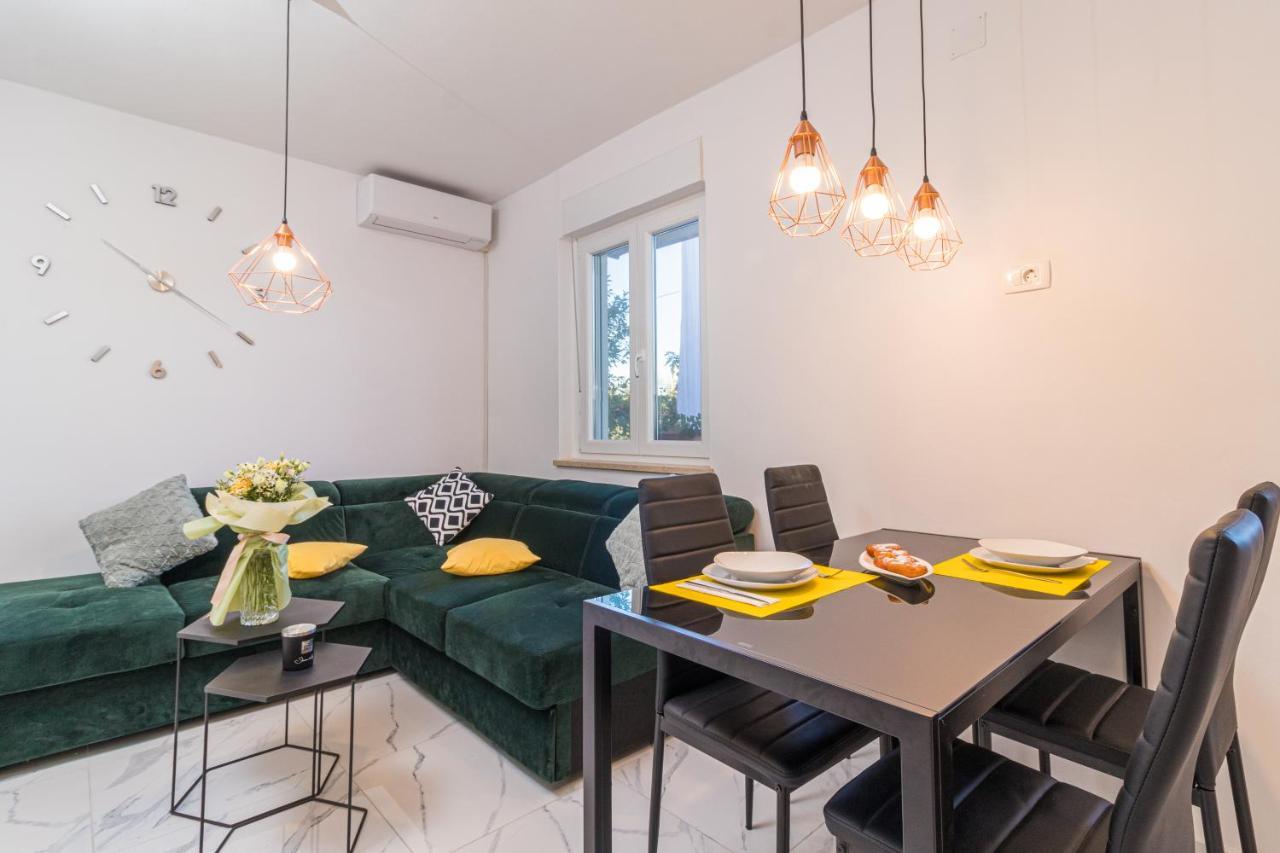 Three Waves Apartment New بولا المظهر الخارجي الصورة